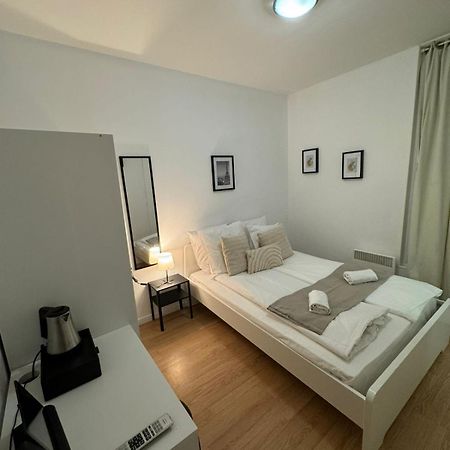 Etoiles De Mantes Hotel Bagian luar foto