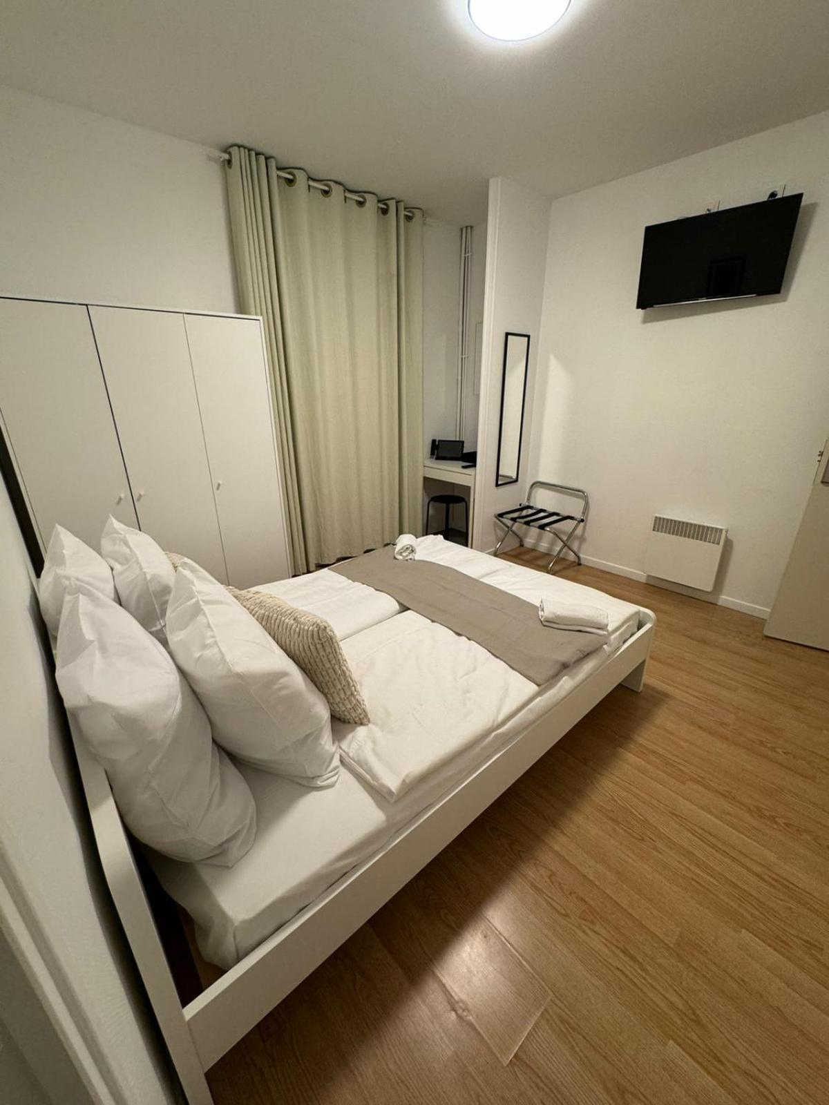 Etoiles De Mantes Hotel Bagian luar foto
