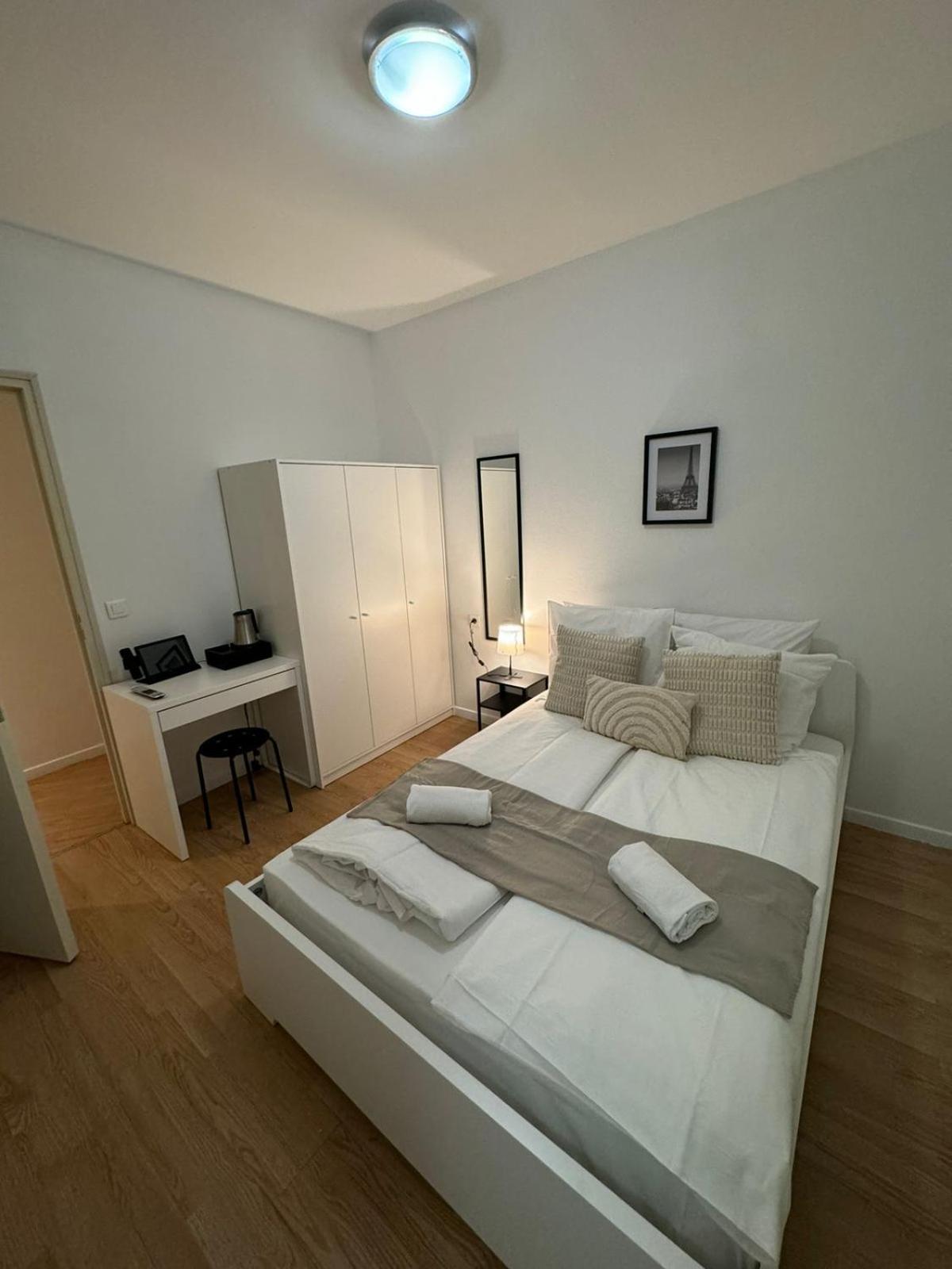 Etoiles De Mantes Hotel Bagian luar foto