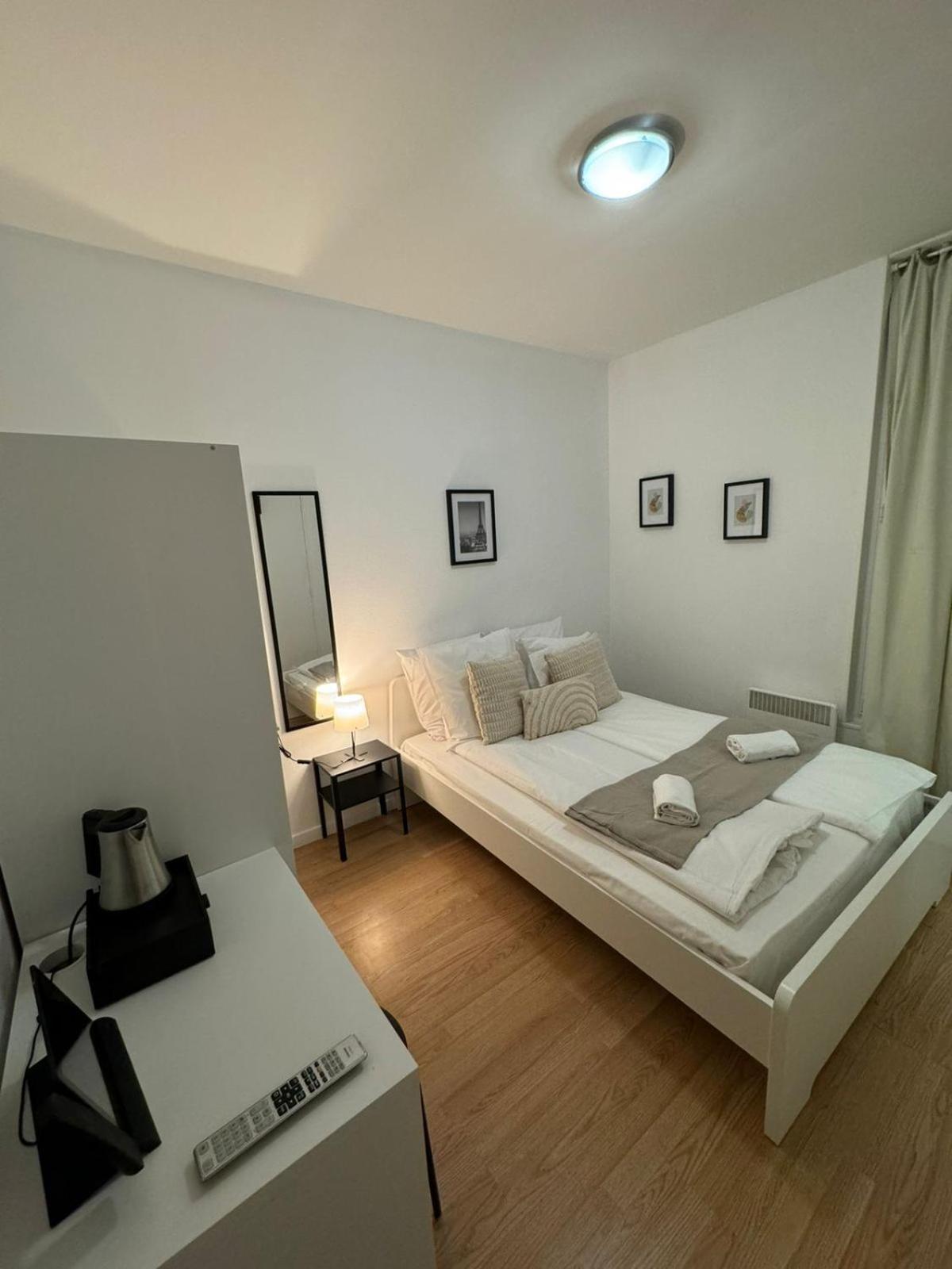 Etoiles De Mantes Hotel Bagian luar foto